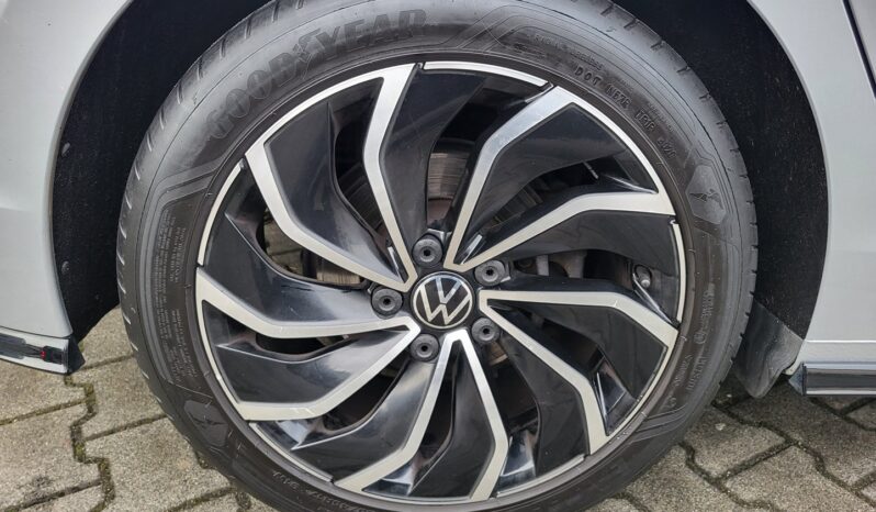 Volkswagen Golf VIII 1.5 TSI EVO R-Line full