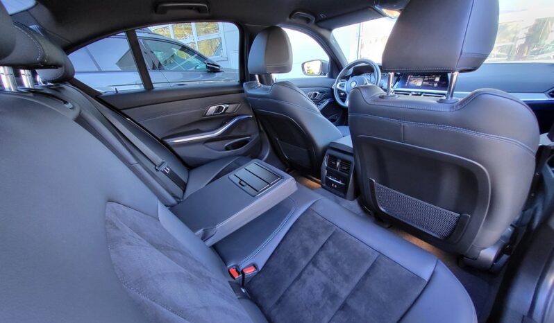 BMW Seria 3 318d M Sport full
