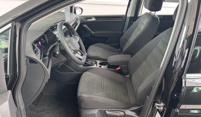 Volkswagen Touran Highline 1.5 TSI EVO 110 kW / 150 KM automatyczna, DSG 7 full