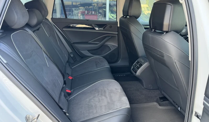 Volkswagen Passat full