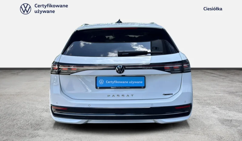 Volkswagen Passat full
