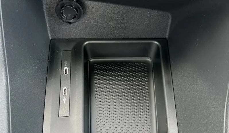 VOLKSWAGEN Caddy silnik: 2,0 l TDI EU6 SCR 102 KM / skrzynia biegów: manualna 6-biegowa full