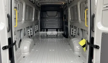 VOLKSWAGEN Crafter 35 Furgon z wysokim dachem silnik: 2,0 l EU6 SCR 177 KM / skrzynia biegów: manualna 6-biegowa full